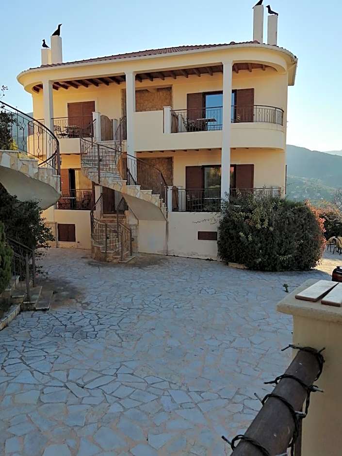 Kallisti Ξενώνας Διακοπτό-Καλάβρυτα