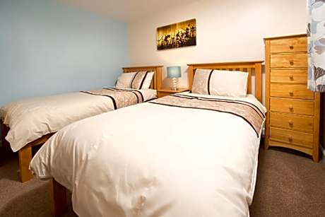 2 Bedroom Gold Apartment