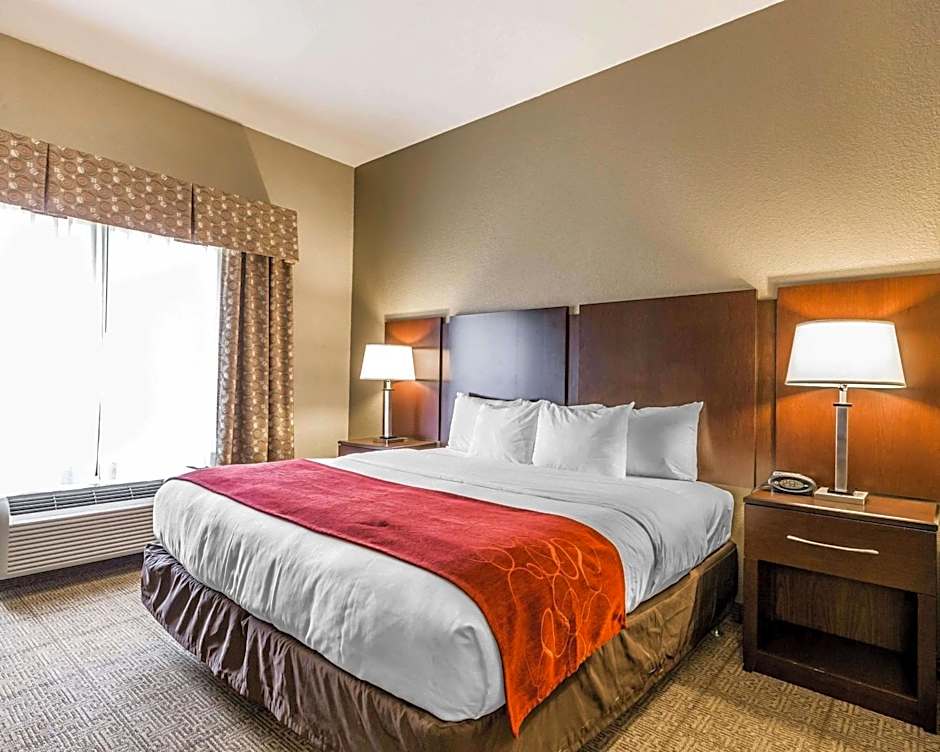 Comfort Suites Commerce