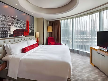 Junior King Suite