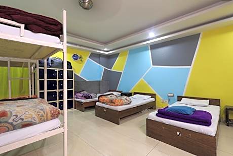 Bunk Bed in Mixed Dormitory Room