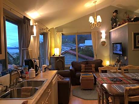 Eagles Nest Apartment-Quad room-Private Bathroom-Luxury-Sea View