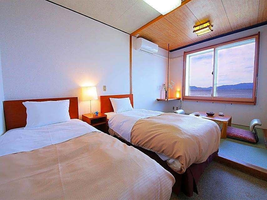 Lake Side Hotel Minatoya