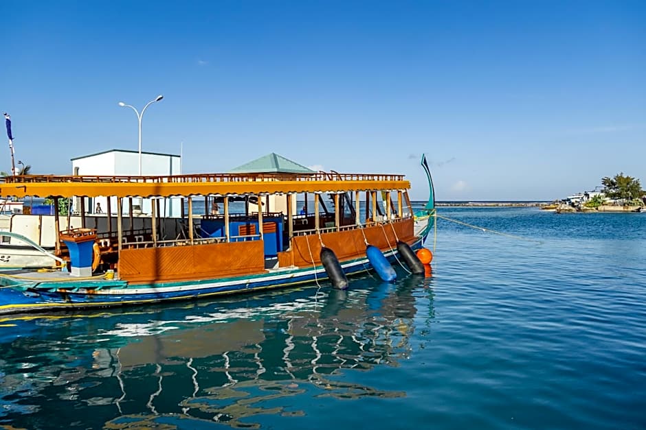 Sky Beach Maldives - Dhiffushi