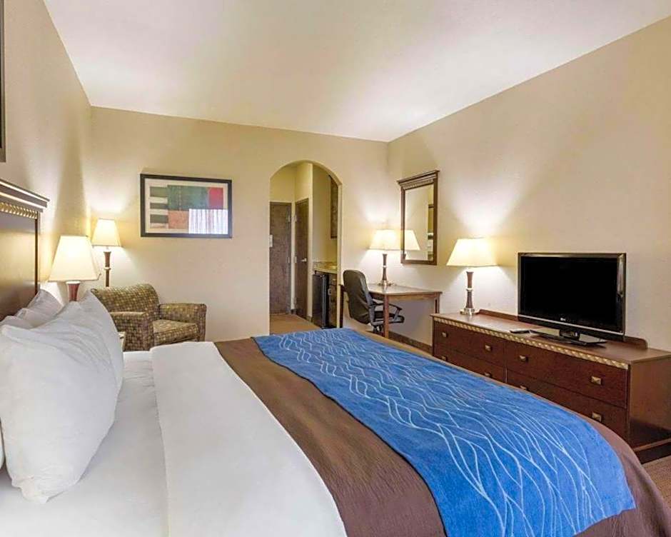 Comfort Inn & Suites Winnie