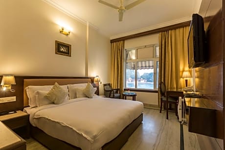 Double Room with Lake View