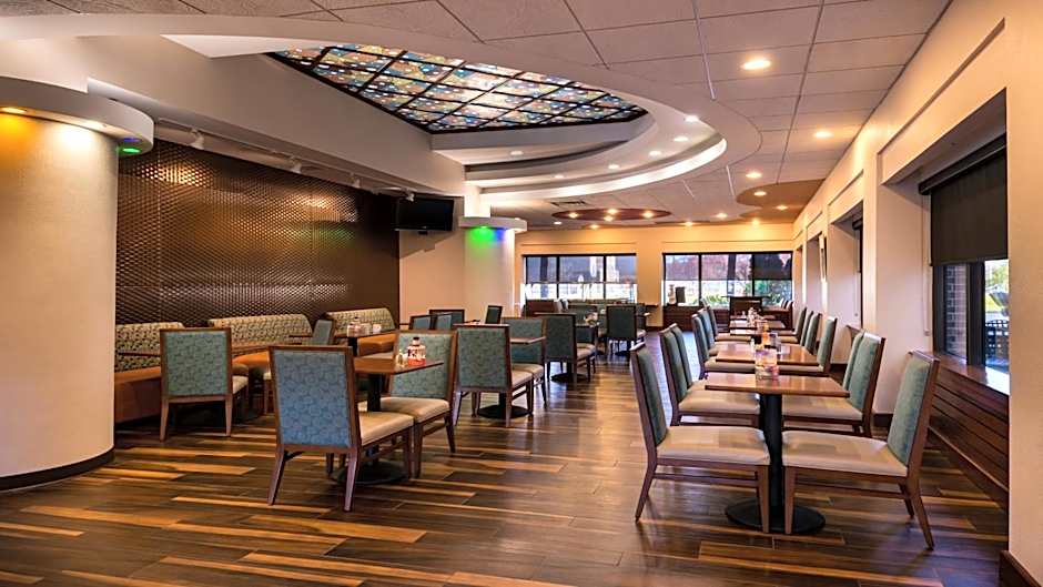 Holiday Inn Hotel & Suites Warren By IHG
