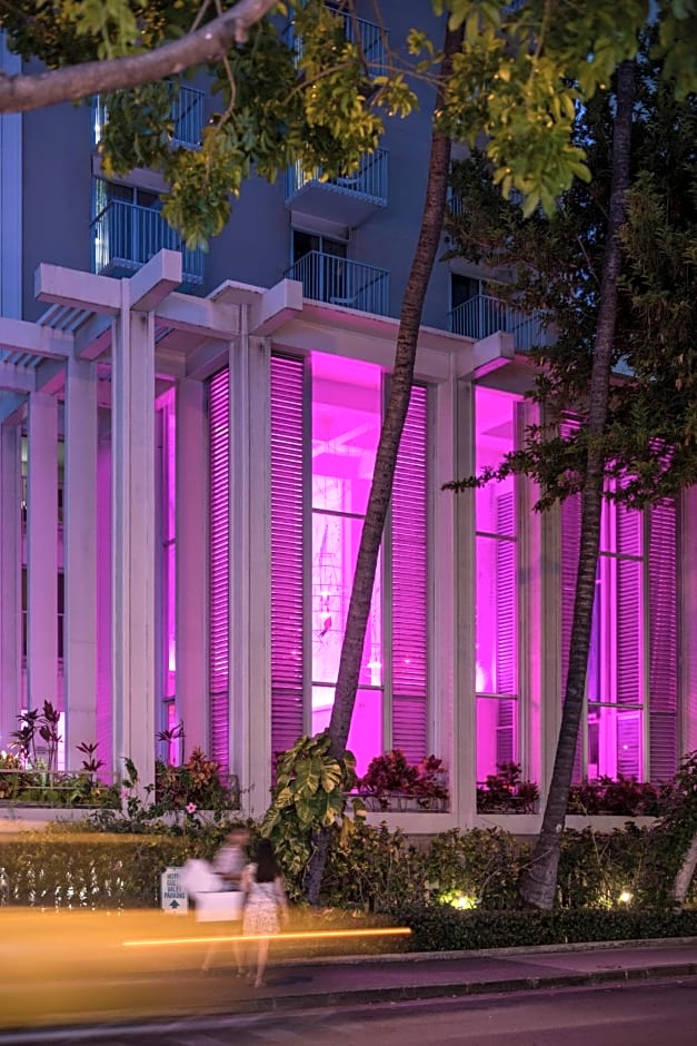 Shoreline Hotel Waikiki