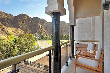 Deluxe Room, 2 Twin Beds, Mountain View