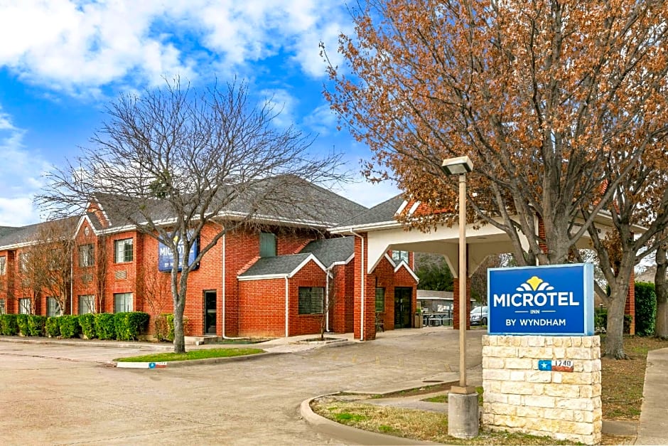 Microtel Inn & Suites By Wyndham Arlington/Dallas Area