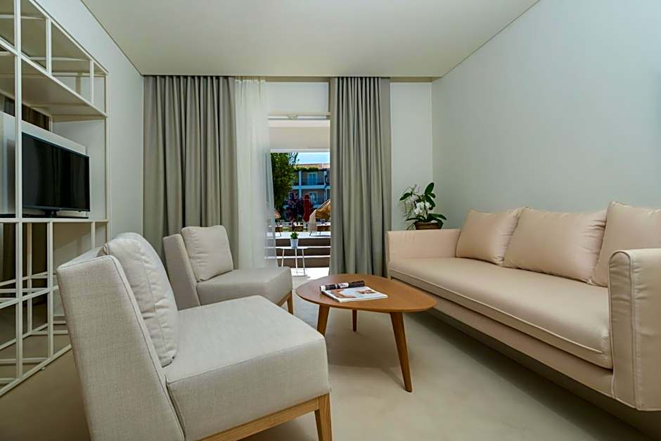 Bitzaro Grande Hotel & Suites