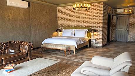 Grand Deluxe King Room