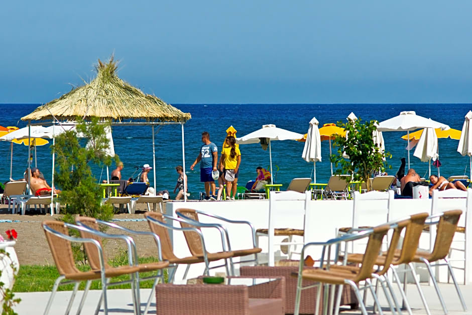 Gregory Peck Beach Break Apartments