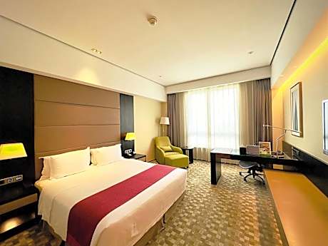 Standard King Room - Lounge Access/High Floor