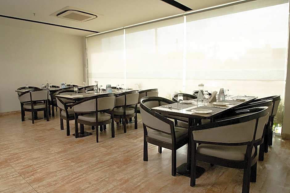 Ambar Sarovar Portico Hotel - Gandhidham