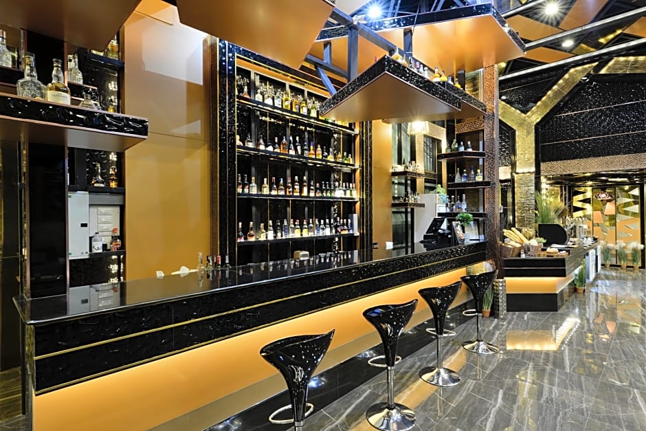 The Breton Hotel (Media)