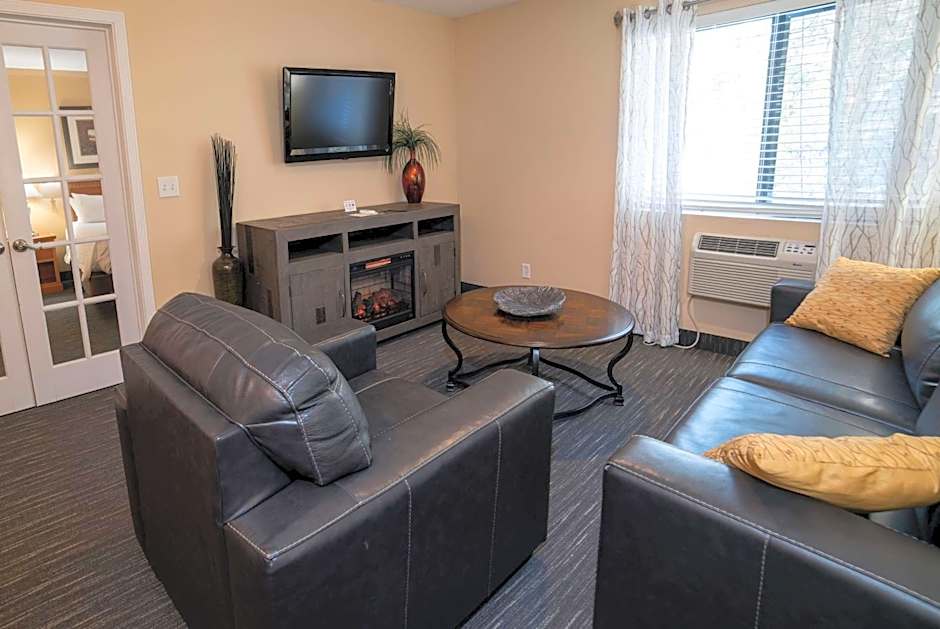 Photo 1 of 1 of Honeymoon Suite