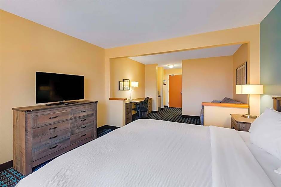 AmericInn by Wyndham Minot