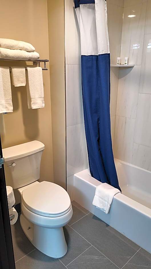 Super 8 by Wyndham Hampshire IL