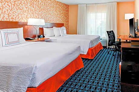 Queen Room with Two Queen Beds - Hearing Accessible