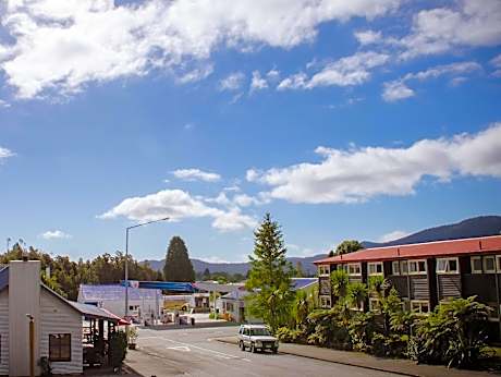 Fox Glacier Pod Hostel & Inn