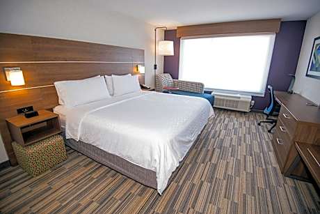 1 King Bed Standard Com Access Tran Shwr