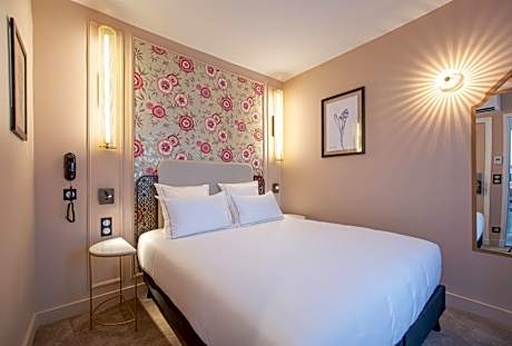 Superior Attic Room