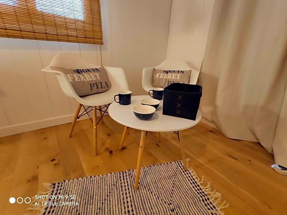 Centre Cap-ferret, les chambres du phare, océan