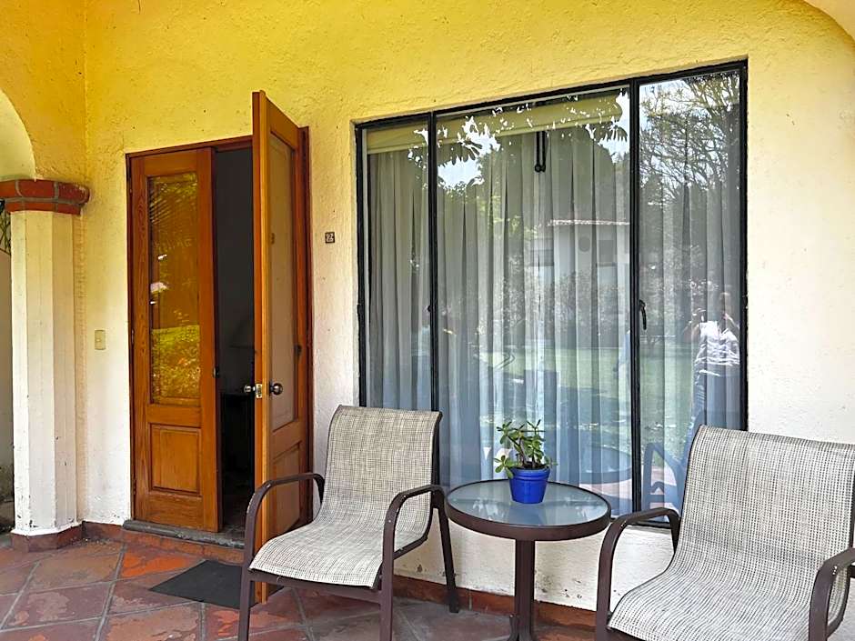 Casa Bugambilia, Un Pequeño Hotel en Tepoztlán