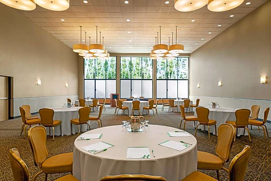 Holiday Inn Boston - Cambridge Area by IHG