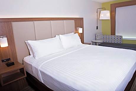 1 King Bed Standard