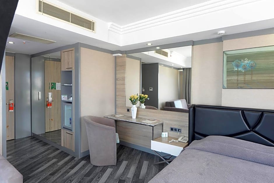 Photo 1 of 24 of Executive Double Room