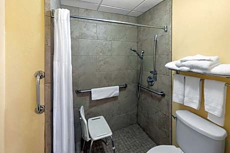 Super 8 by Wyndham Temple S. General Bruce