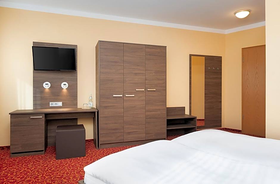 ates Hotel Lampertheim by AURUM