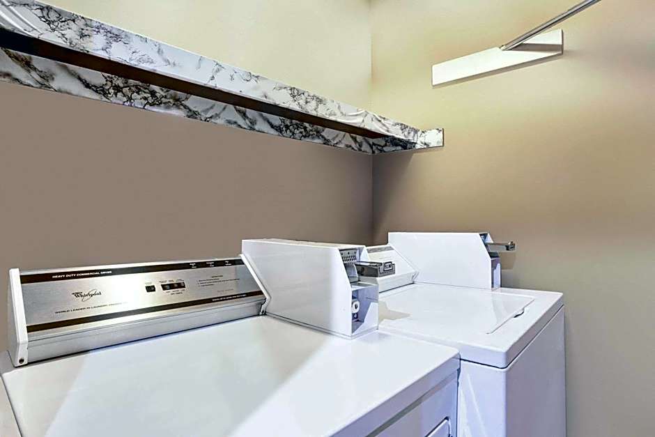 Super 8 by Wyndham Albany