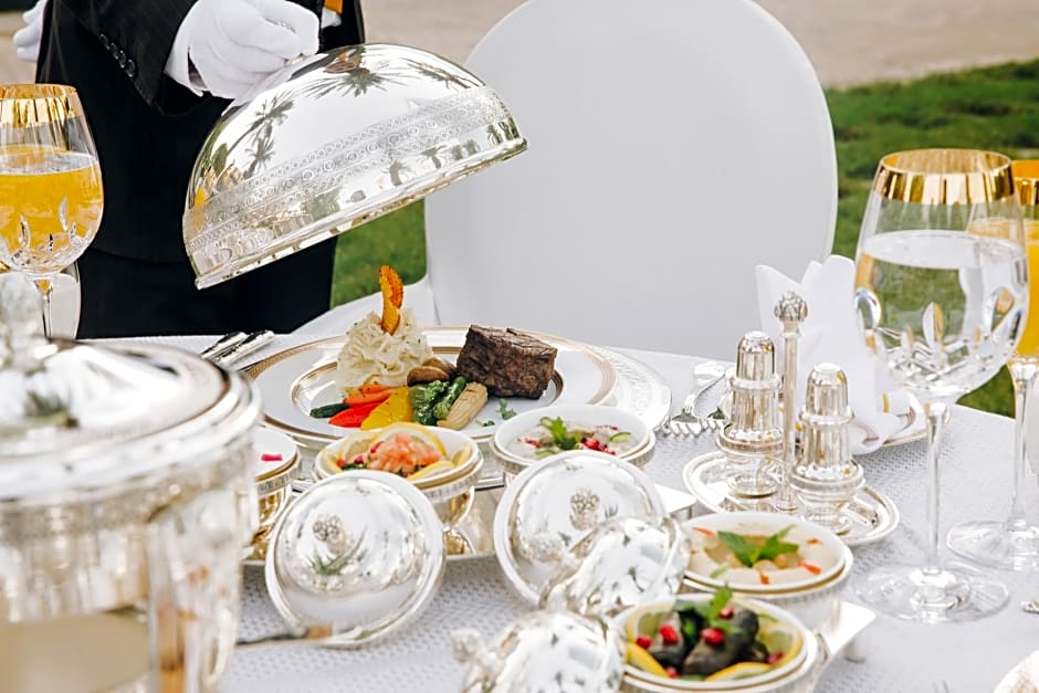 Four Seasons Hotel Riyadh at Kingdom Centre