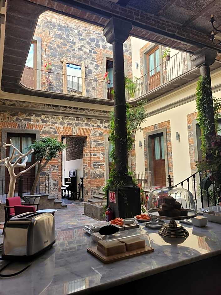 Milo Collection Hotel