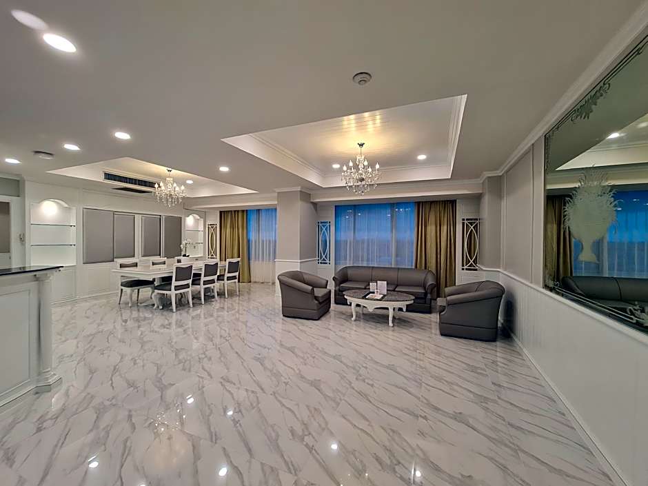 Chaisaeng Palace Hotel