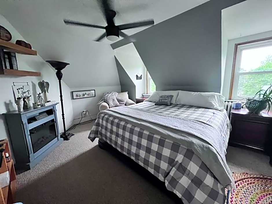 Niagara River Estate