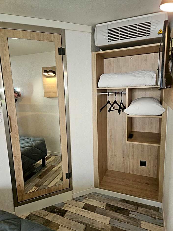 Photo 1 of 4 of Triple Room