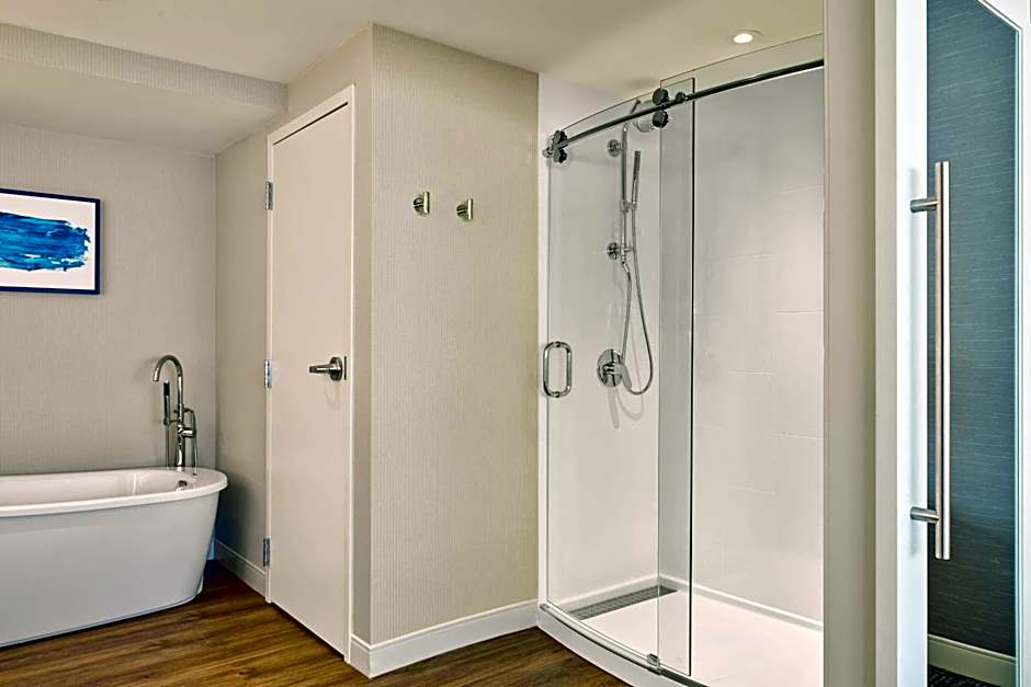 Delta Hotels by Marriott Muskegon Convention Center