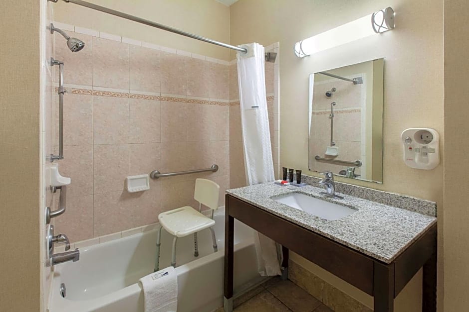 Wingate by Wyndham Houston / Willowbrook