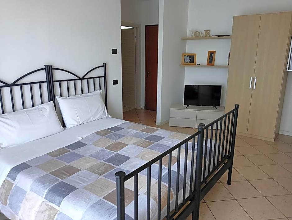 Photo 1 of 7 of Studio 1 Queen Bed, Accessible