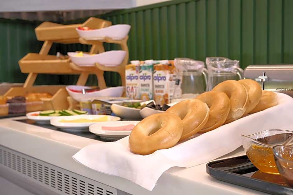 Spark by Hilton Luton