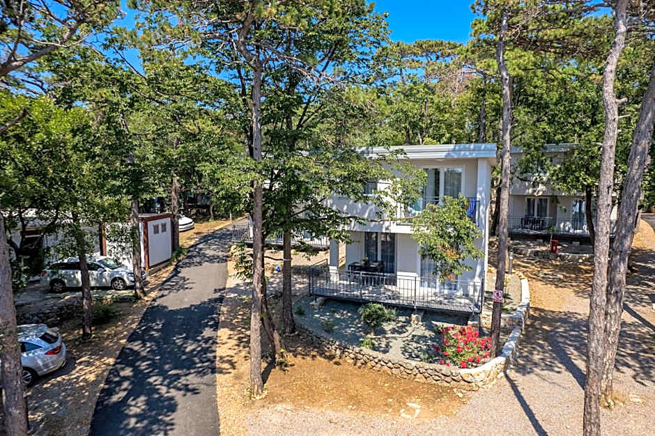 Holiday Homes Oštro