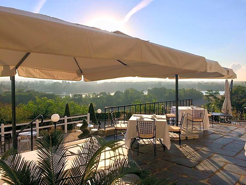 Chateau Le Prieure - Younan Collection