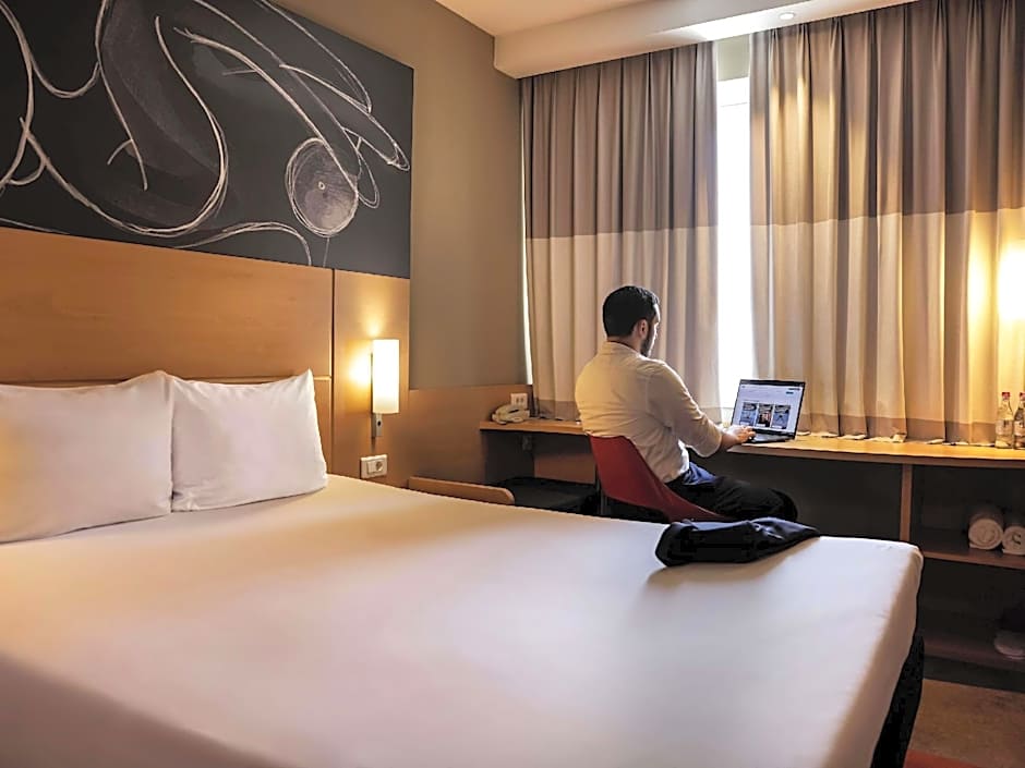 Ibis Yerevan Center