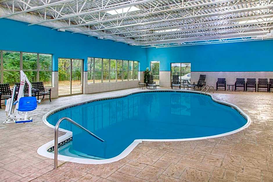 Hawthorn Extended Stay by Wyndham Bloomington