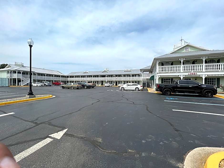 Key West Inn - Tuscumbia