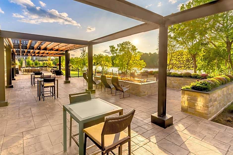 Courtyard by Marriott Appleton Riverfront
